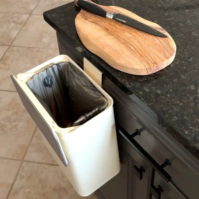 Hanging Trash Bin for Kitchen Counters