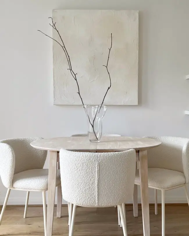 Elegant Round Tables for Small Spaces