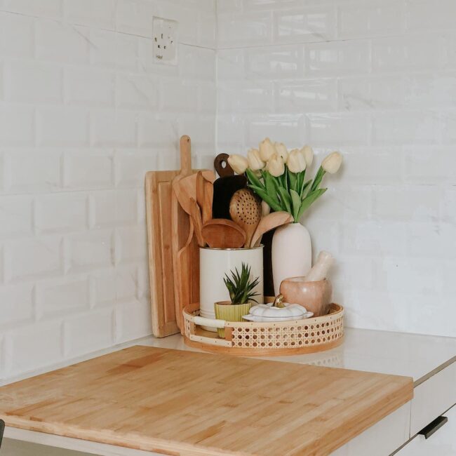 Subtle Natural Elegance in Kitchen Corner