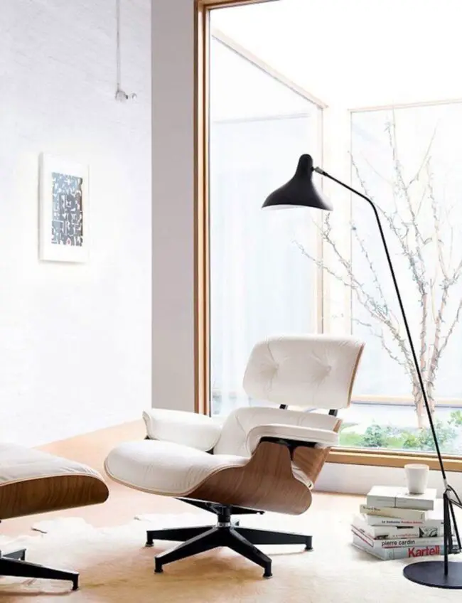 White Modernist Swivel Elegance