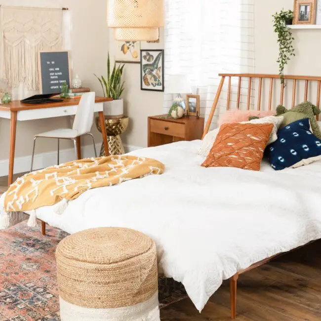 Work and Rest in a Boho-Inspired Multi-Use Room