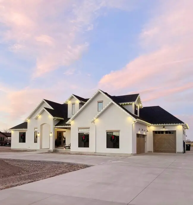 Minimalist Farmhouse with Holiday Vibes