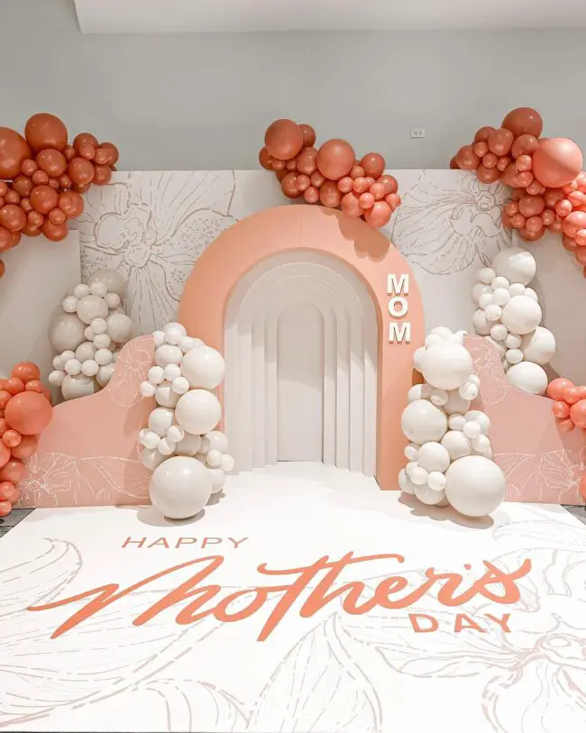 Contemporary Balloon Arch for Stylish Events