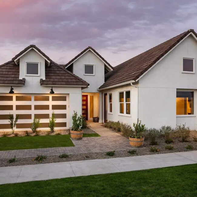 Contemporary Farmhouse with Minimalist Charm