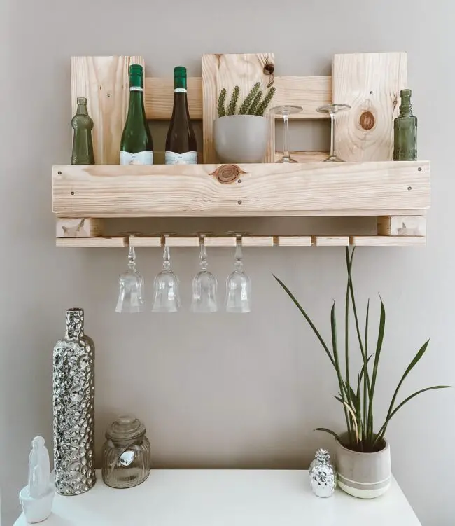 Pallet-Inspired Rustic Design