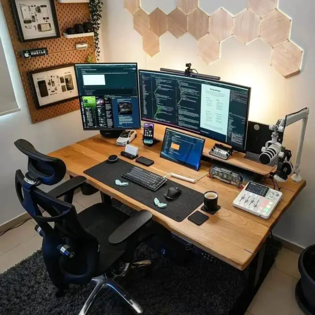 Dual-Monitor Programmer’s Desk