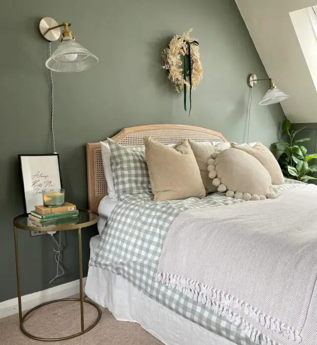 Why Green is the Perfect Color for a Cozy Bedroom