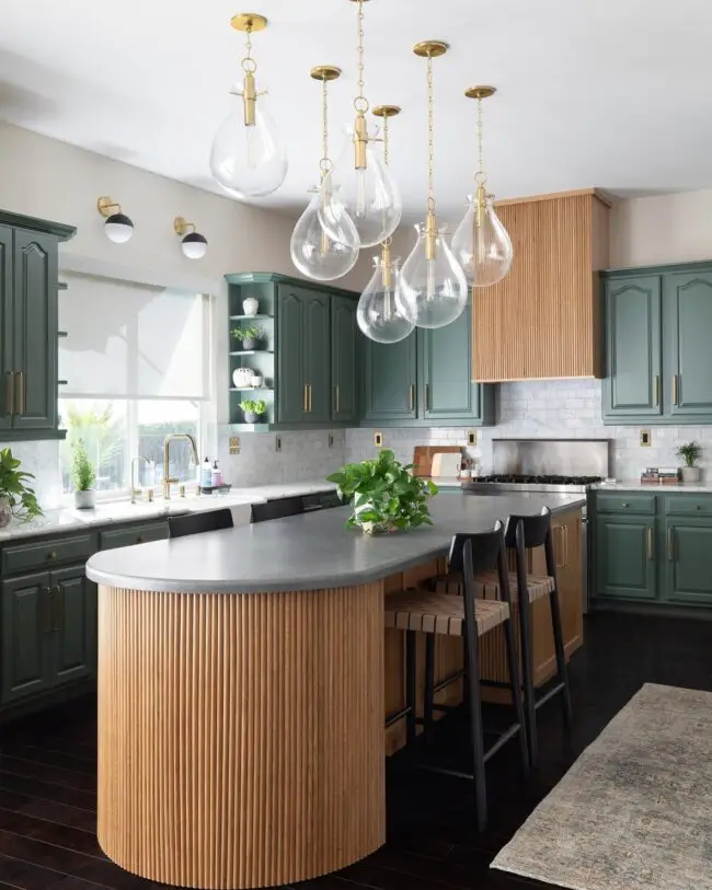 The Best Light Fixtures for Different Kitchen Layouts