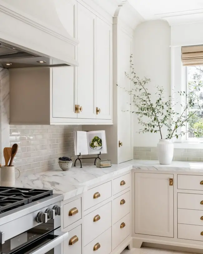 Airy and Minimalist Kitchen Aesthetic