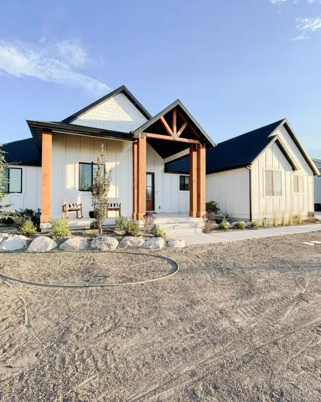 Modern Farmhouse with Natural Wood Elements