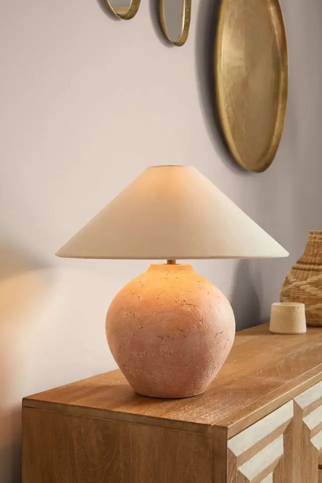 Elegant terracotta lamp